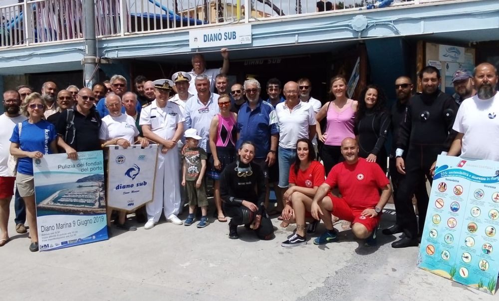 Pulito il mare di Diano Marina: diversi rifiuti nei fondali