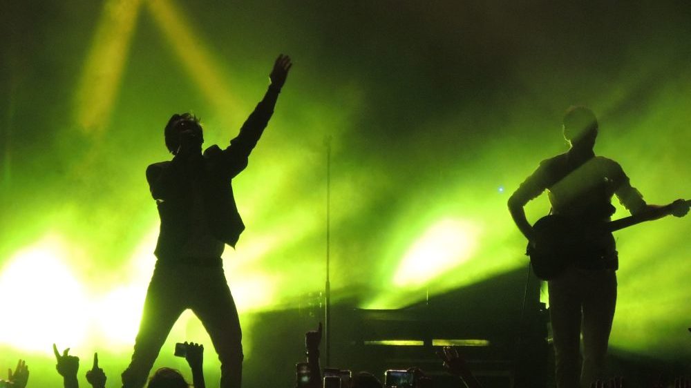 Oltre mille persone, a Tortona, per il concerto degli Ex Otago. Tutte le immagini