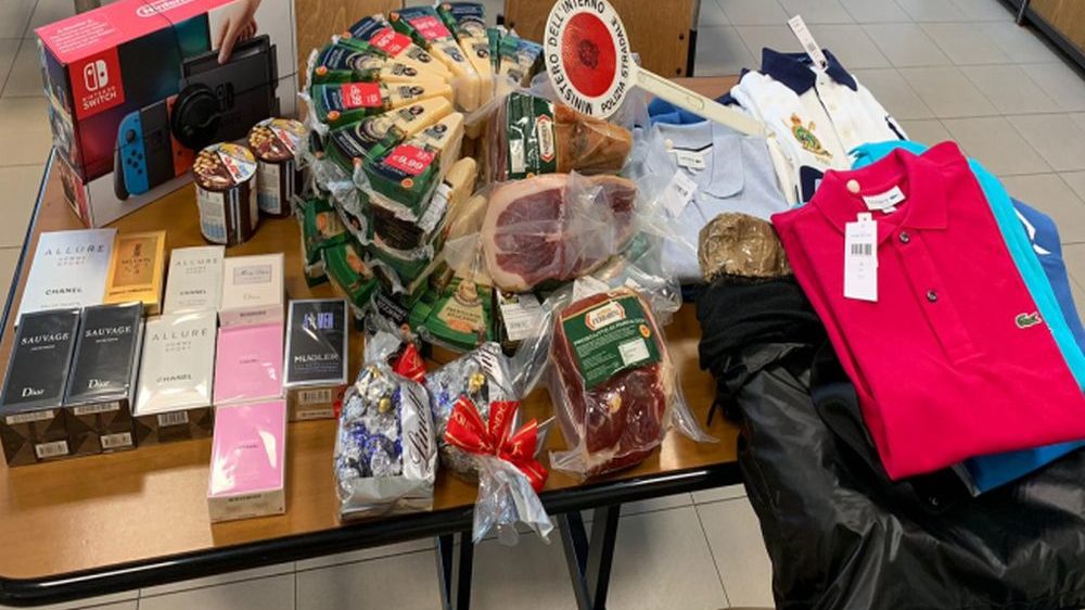 Operazione “manolesta”: la polizia stradale di Alessandria denuncia 2 ladri seriali di merce outlet e autogrill