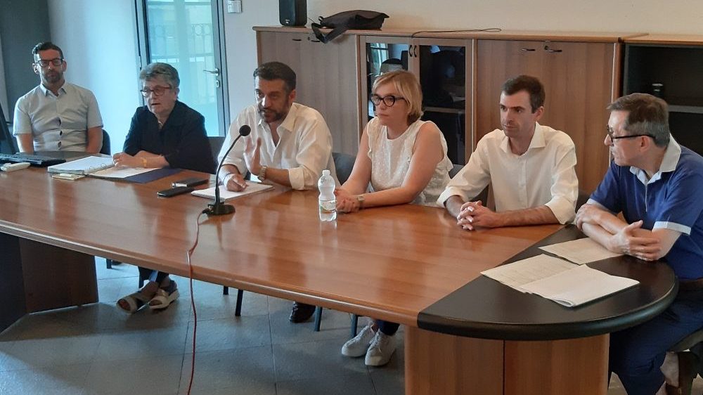 La Giunta-Chiodi incontra i genitori del Comprensivo B e progetta di costruire una nuova scuola in viale Kennedy