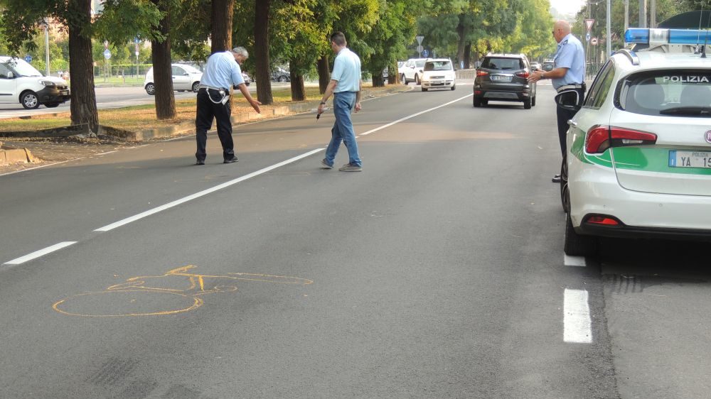 Pensionato di Tortona investito da un’auto, è grave ad Alessandria