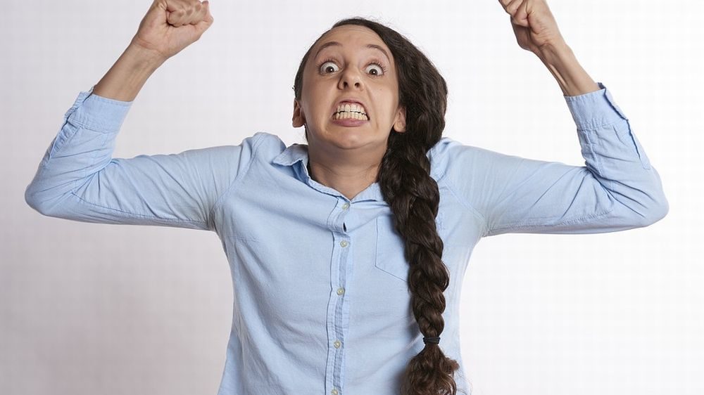 Rissa fra tre donne davanti alle Poste di Alessandria, arrestate