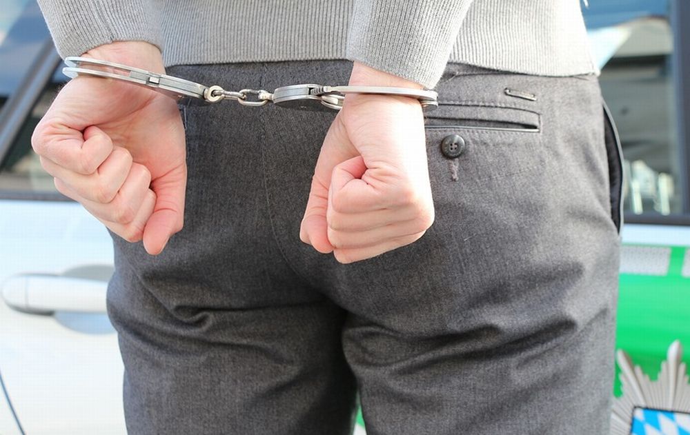 Sanremo. La Polizia di Stato arresta un uomo trovato in possesso di più di 2.000 monete da 2€ false