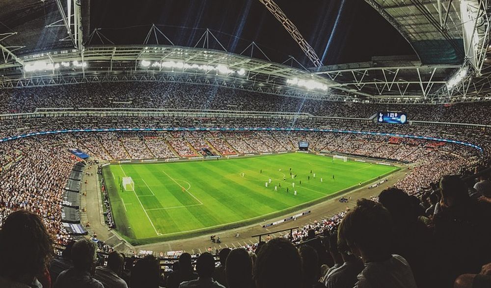 Minacciava i calciatori per far perdere le partite e vincere le scommesse, preso dai carabinieri di Alessandria