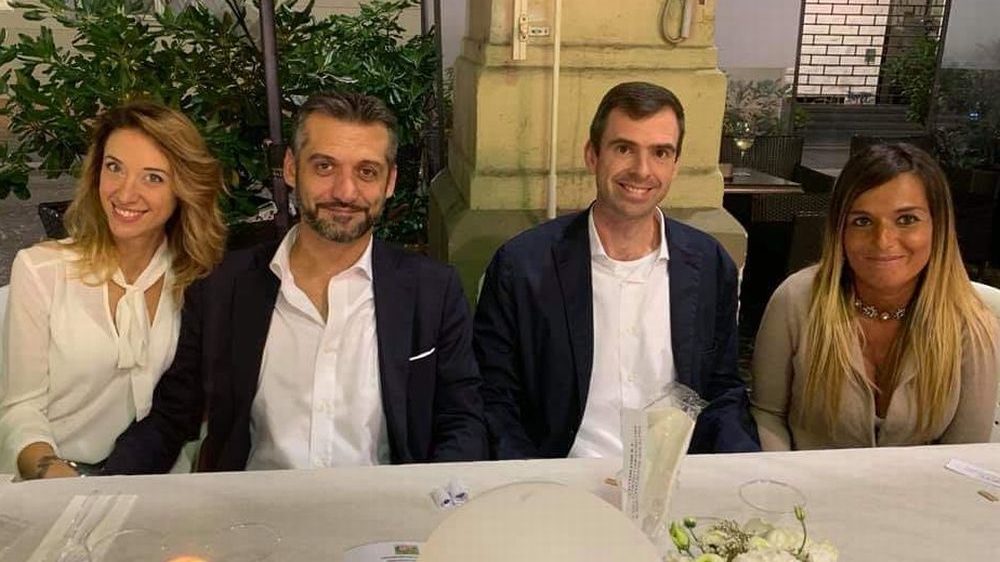 Un successo, a Tortona, la serata in bianco al Gran Bar Bardoneschi col Sindaco Chiodi e tanta gente