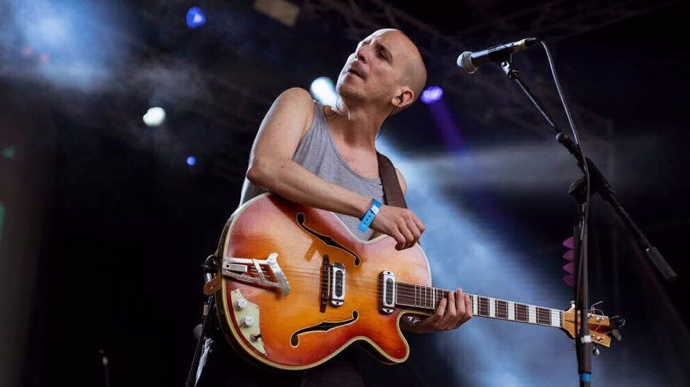 Il cantautore Giovanni Truppi vincitore del Premio Pimi 2019, a San Salvatore Monferrato