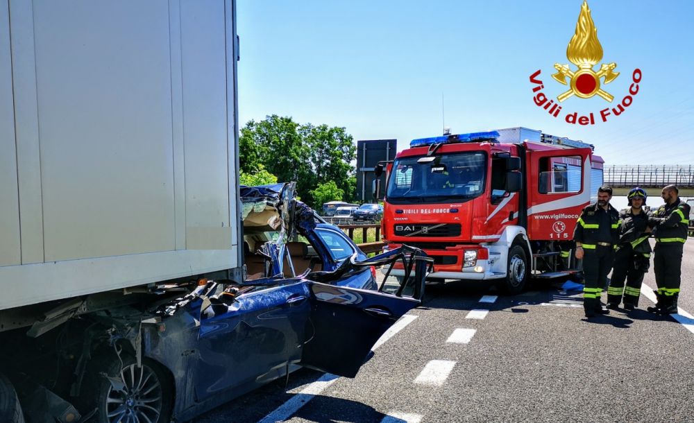 Incidente stradale alla periferia di Tortona, con feriti e una donna incinta