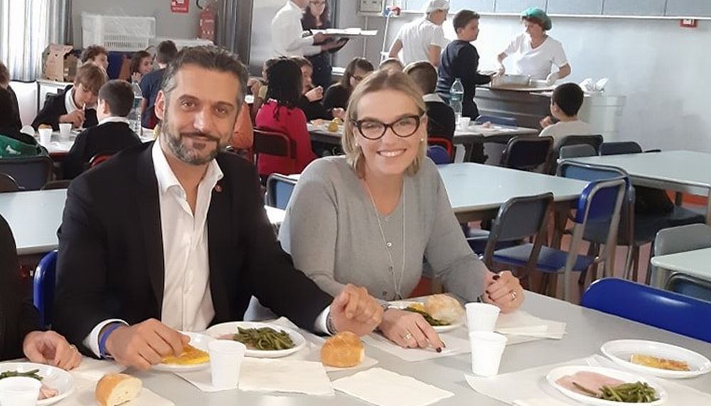 A Tortona Sindaco e Assessore pranzano coi bambini nella mensa delle scuole