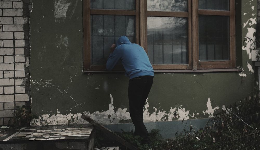 Ladri alla scuola “Littardi” di Imperia, i Carabinieri denunciano tre persone