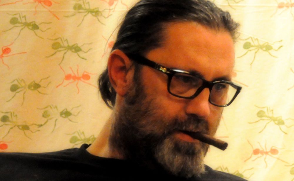 Il tortonese Piero Mega ha realizzato la “Chiesa Blu” a Serravalle Scrivia, un’installazione luminosa particolare