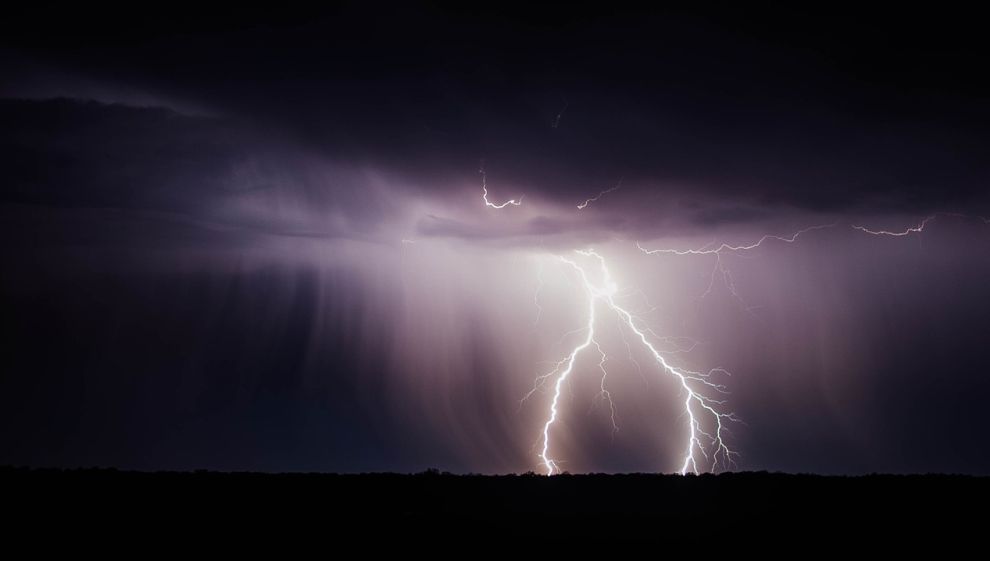 Domani, sabato, allerta gialla temporali sul Ponente Ligure e non solo