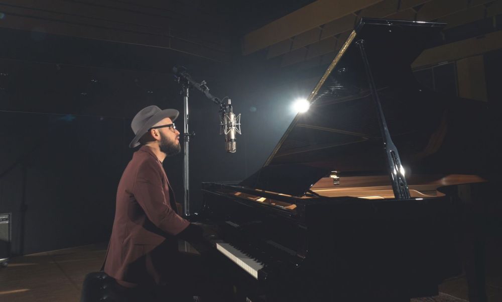 Paolo Simoni ad Alessandria in un concerto dedicato canta Roberto Vecchioni