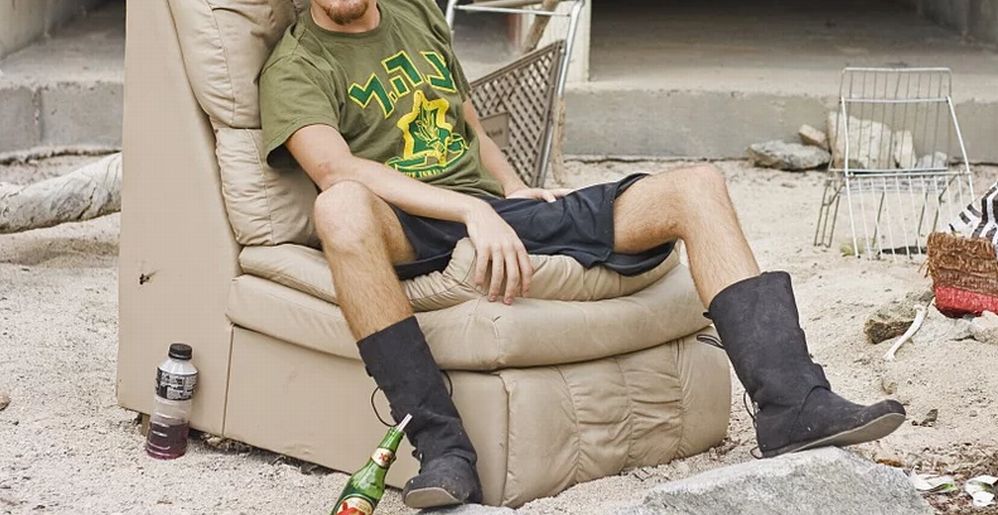 Marocchino fermato per un controllo esibisce i genitali alla Polizia Stradale di Acqui Terme!