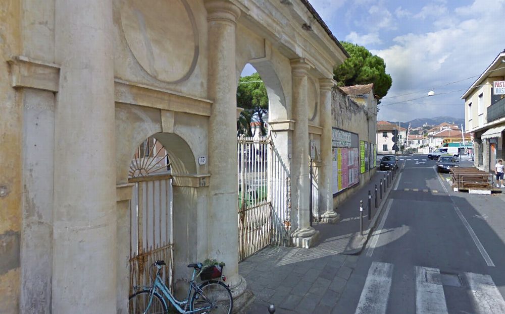 Finalmente il Comune di Diano Marina ha aggiustato l’ingresso di Villa Scarsella