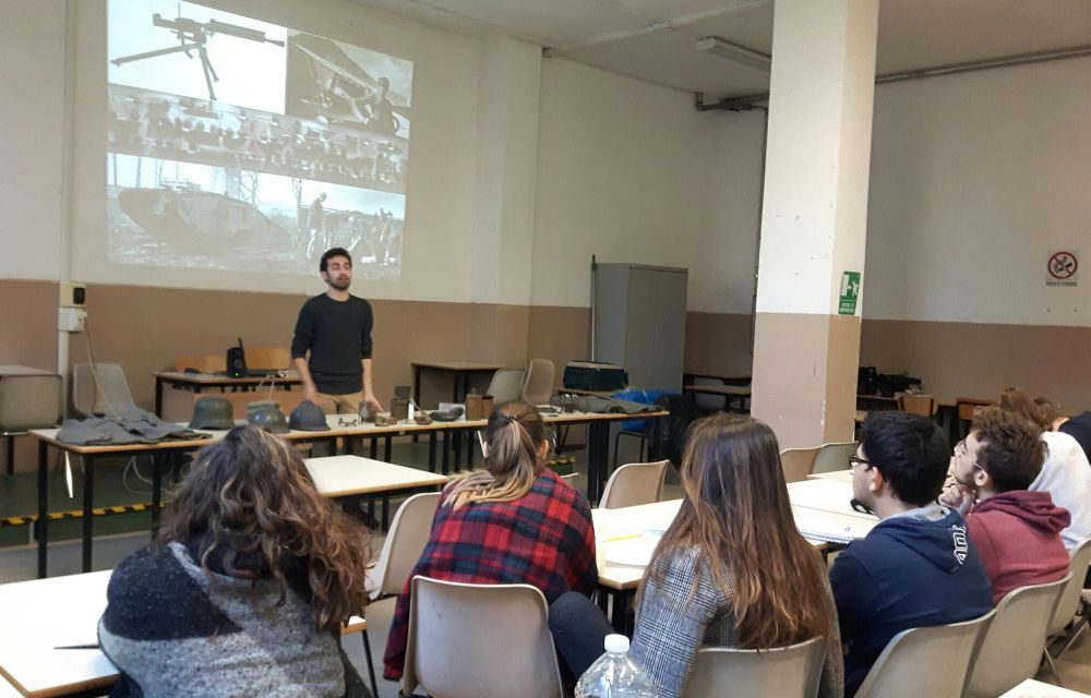 La classe 5AR del Marconi di Tortona ha intrapreso il progetto “La storia ritrovata” con Matteo Leddi
