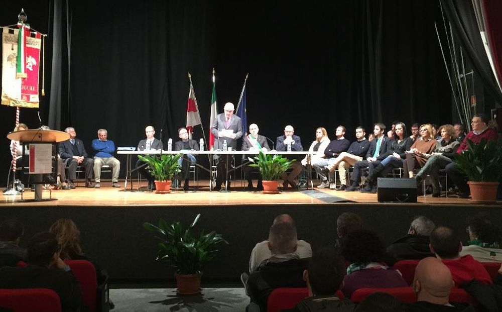 I novesi hanno parlato dell’ex Ilva in un consiglio comunale aperto sull’argomento