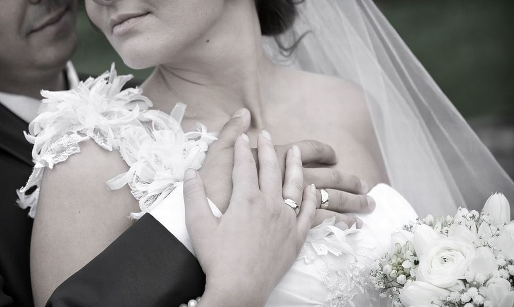 Serafina di Villalvernia ritrova la fede nuziale che aveva perso 30 anni fa grazie ad un novese onesto