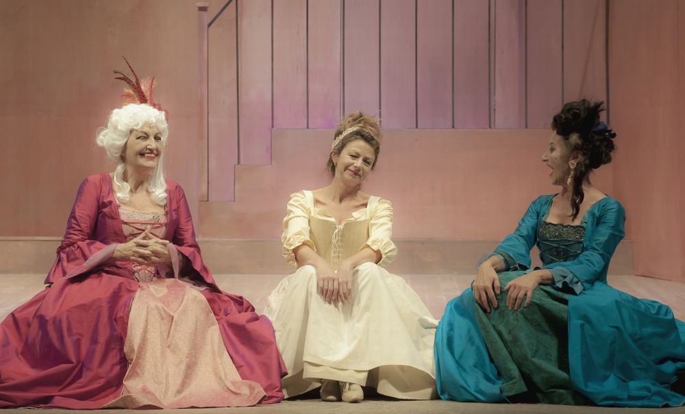 Martedì al teatro Civico di Tortona va in scena “La Locandiera” di Carlo Goldoni