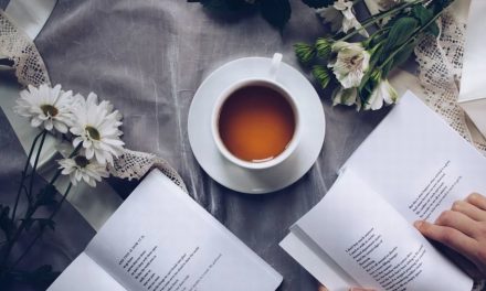 Letture e musica nel borgo: l’11ª edizione di “Poesia sotto le stelle” accende l’estate di Pompeiana