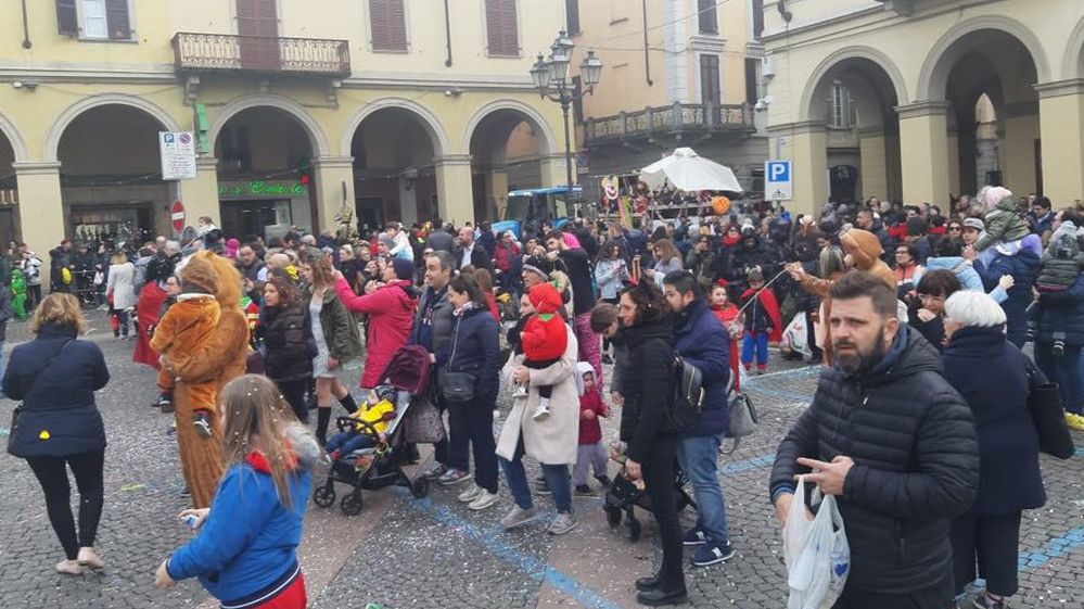 Le immagini del bel Carnevale di Tortona, toccasana contro il Coronavirus che non deve diventare una psicosi