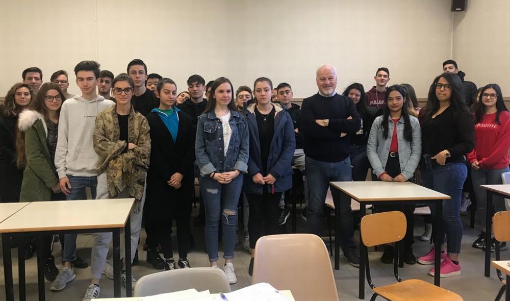 Al Marconi di Tortona Lectio Magistralis di Giuseppe Sorgon sul sistema bancario per gli studenti