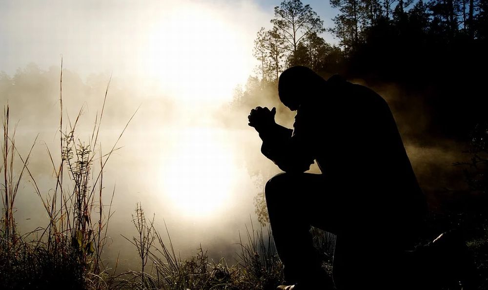 Il messaggio del vescovo di Alessandria a sacerdoti e fedeli «Stringiamoci a Cristo, pietra viva»