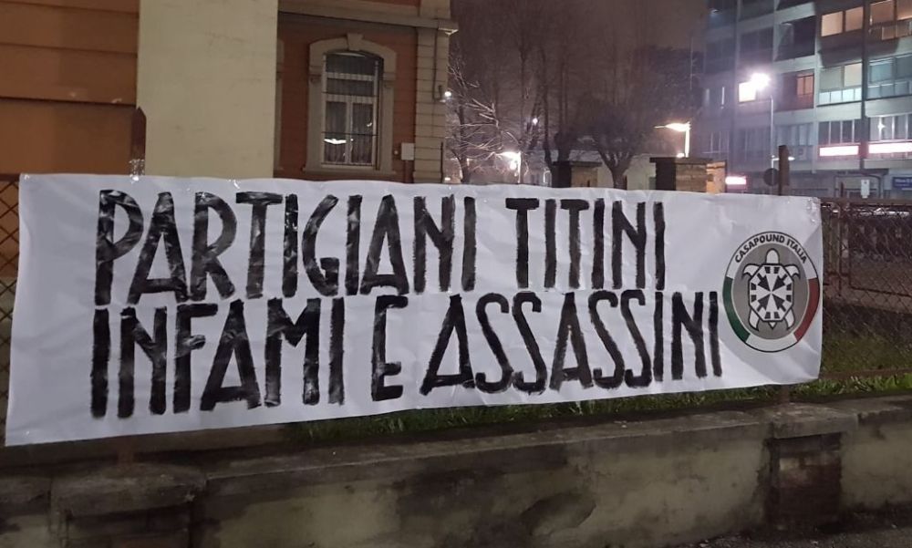 A Tortona CasaPound ha ricordato le vittime delle Foibe con questo striscione