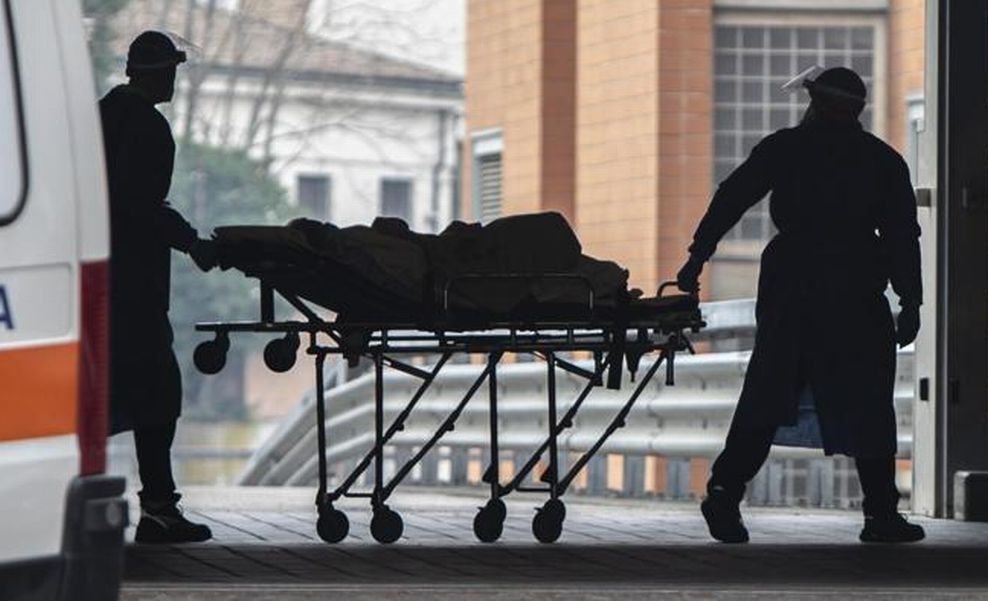 Un medico lombardo: “I risultati dei tamponi ora arrivano uno dopo l’altro: positivo, positivo, positivo. Improvvisamente il Pronto Soccorso è al collasso”