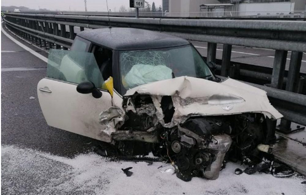 Incidente sull’A/21, grave una giovane mamma di 26 anni all’interno di questa automobile
