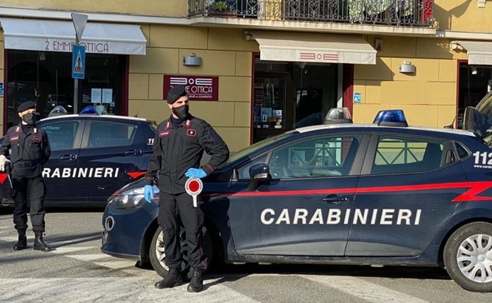 Tunisino ubriaco disturba i clienti di un bar del centro a Tortona e finisce nei guai