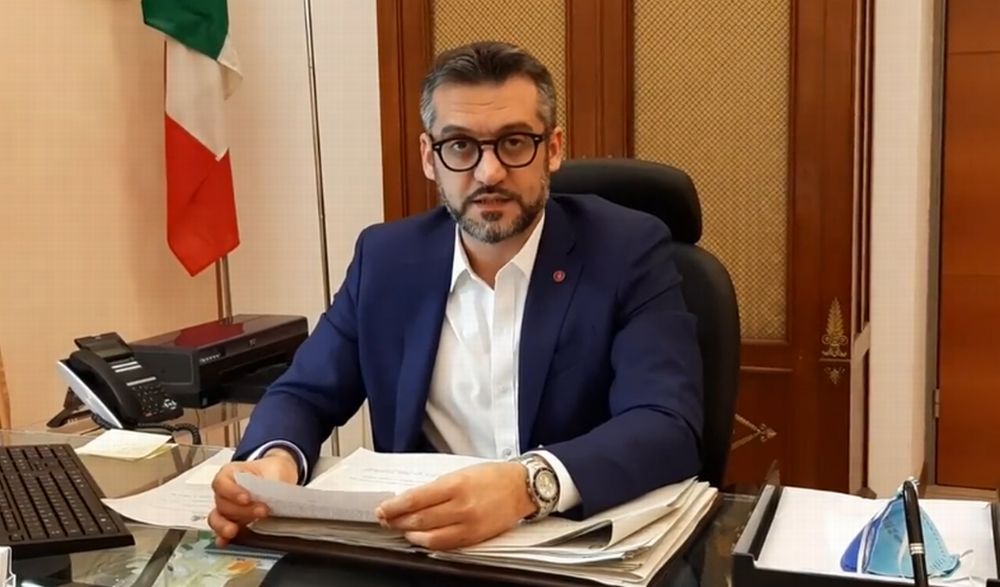 Visiere, dolci e mascherine, tre grazie del Sindaco di Tortona a chi le ha donate