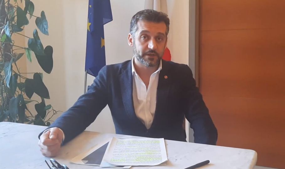 Il Sindaco Chiodi si rivolge nuovamente ai cittadini con un Video: “Tortona non è zona rossa, viviamo la città con tutte le precauzioni ma viviamola”