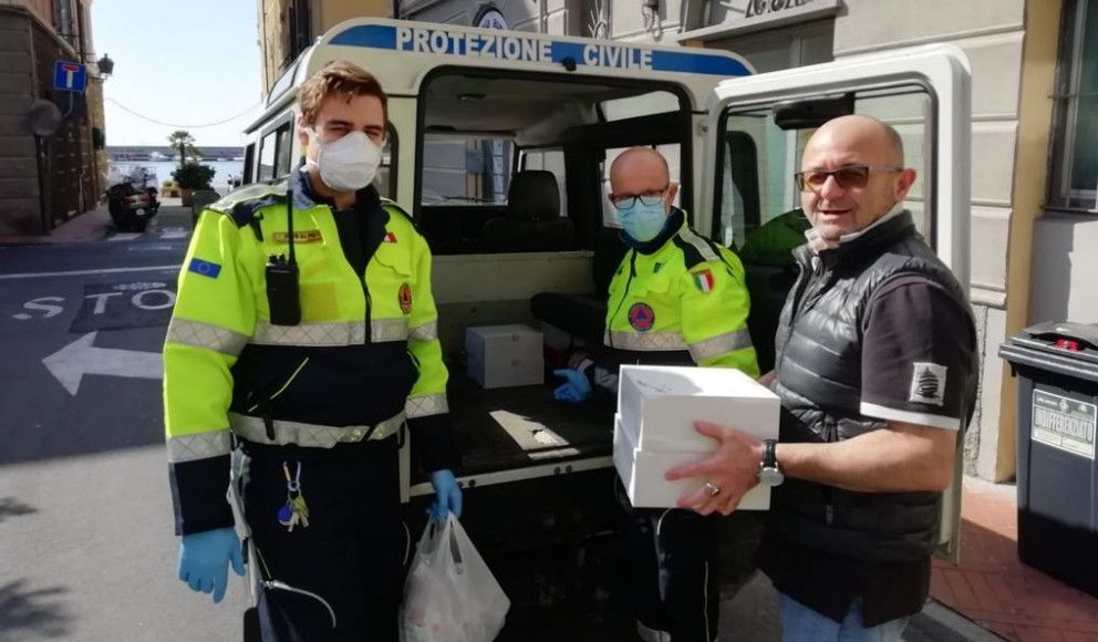 Imperia, dolci e gel disinfettante in omaggio alla Protezione Civile