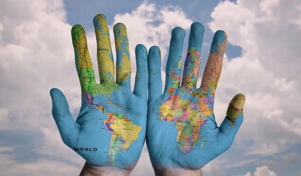 Bambini di Tortona, domani colorate i balconi di Blu per la grande iniziativa del Comune