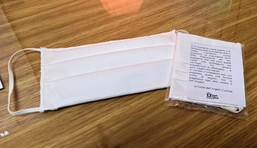 Alla Scuola Angelo Custode di Alessandria realizzano e distribuiscono gratis mascherine