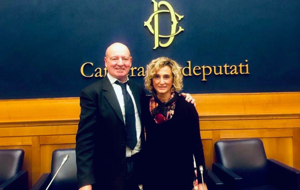 “Alle radici di Mister Smith” un libro che indaga la radice del comportamento umano  in tutte le sue declinazioni, ideale di questi tempi