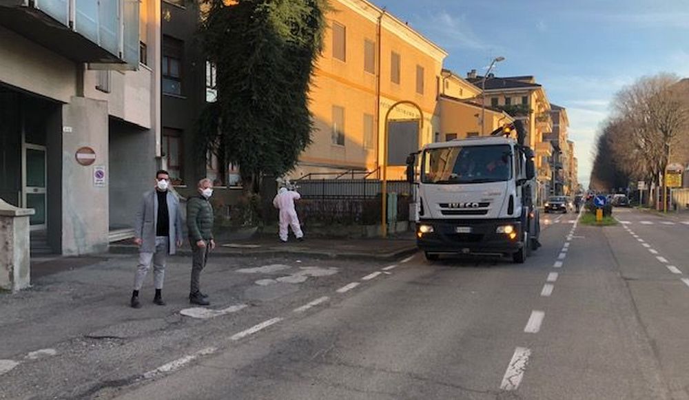 Tortona ha dato il via alla sanificazione di tutta la città con Chiodi e Morreale in prima linea. Le immagini