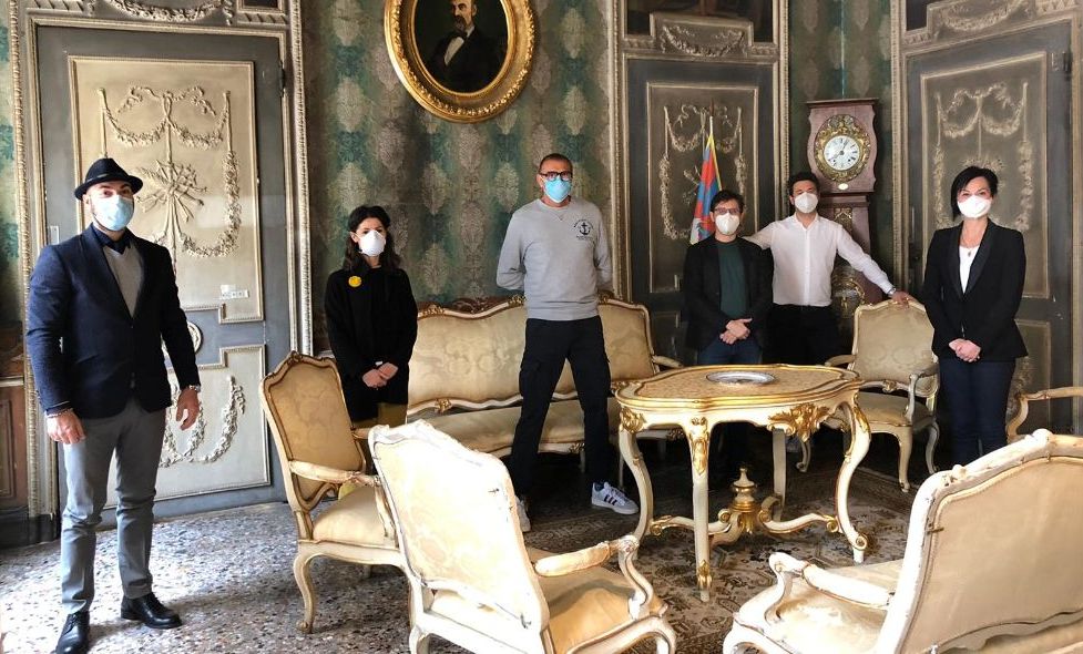 Art#Together: gli artisti uniti in una raccolta fondi per il Comune di Casale  Monferrato