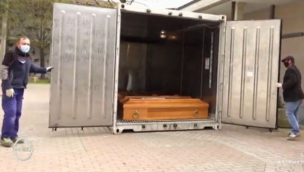Troppi morti a Tortona per il Virus e le bare in un container frigo vanno in Tv su La7. Il link per vederlo