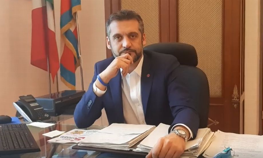 Intervista esclusiva al Sindaco Chiodi su pandemia, interventi, lavoro, minoranza, problemi cittadini e… Auguri!