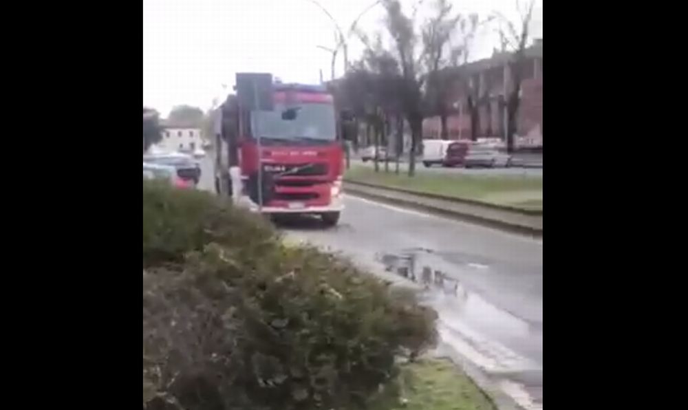 A Tortona si rompe un tubo del termosifone e allaga un appartamento, intervengono i pompieri