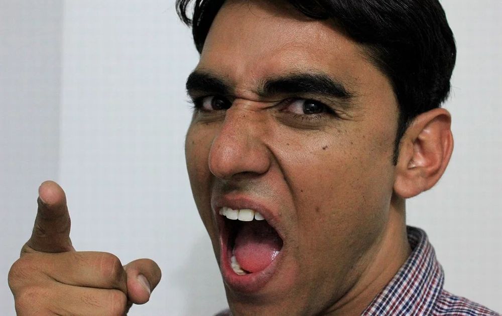 Giovane tortonese di origine marocchina fa casìno in gelateria e aggredisce un carabiniere, arrestato