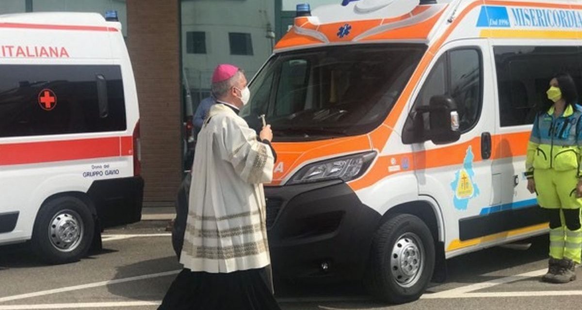 Il Gruppo Gavio regala 6 ambulanze alla Cri della Provincia e una alla Misericordia di Tortona