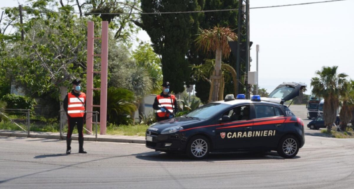 Sanremo, minaccia passante con un coltello. Fermato poco dopo dai Carabinieri anche per possesso di droga