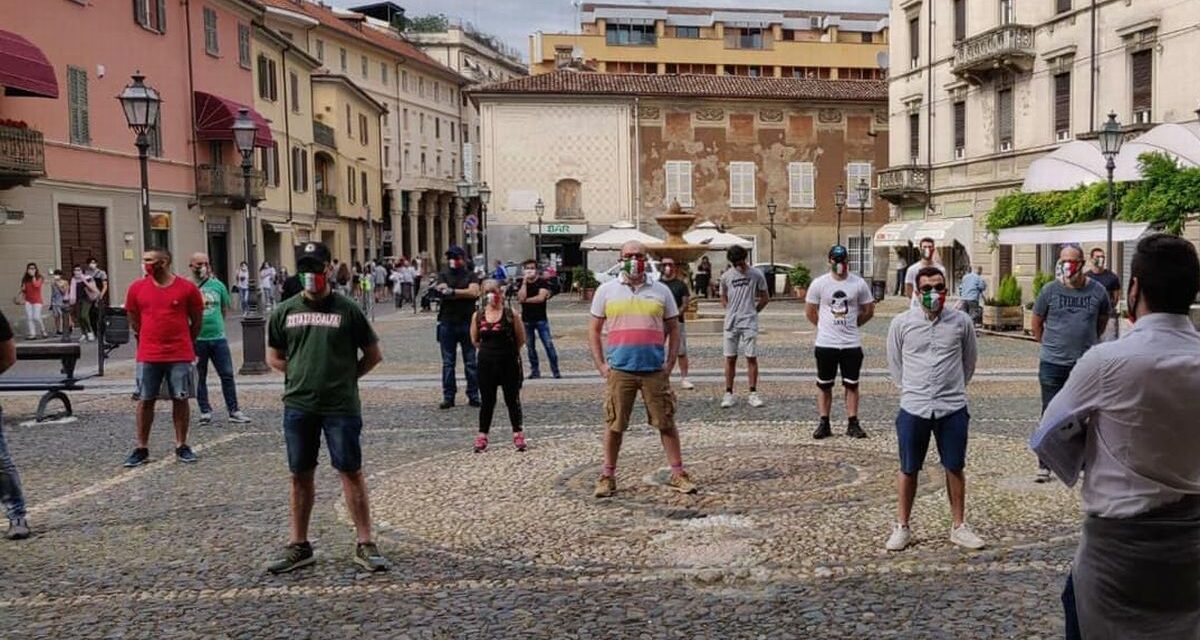 A Tortona scese nuovamente in piazza le “Mascherine Tricolori” e sabato prossimo si replica