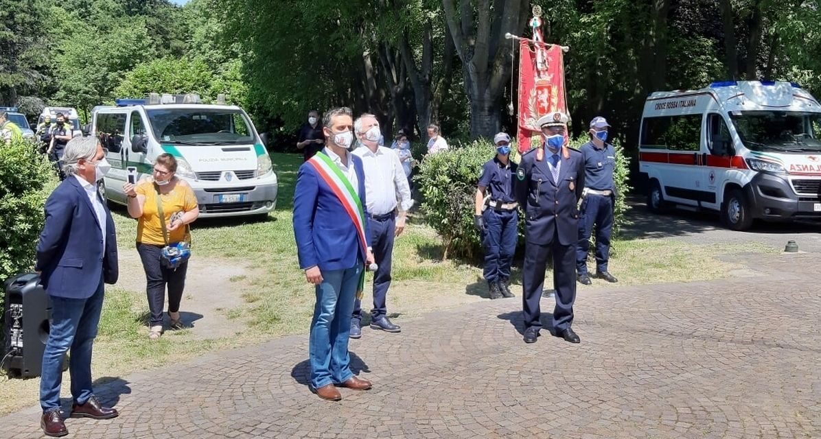 Tortona ha festeggiato il 2 giugno con corteo e bandiera sulla Torre. A quando la vera normalità?