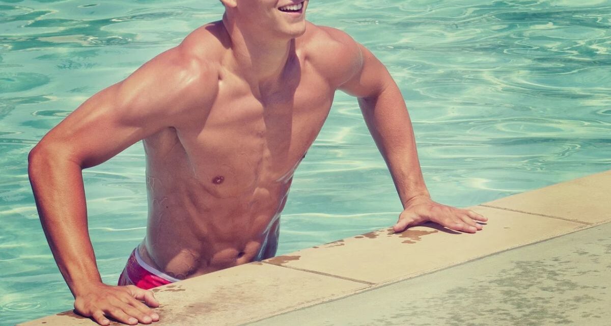 Capi passepartout immancabili nel guardaroba estivo di un uomo