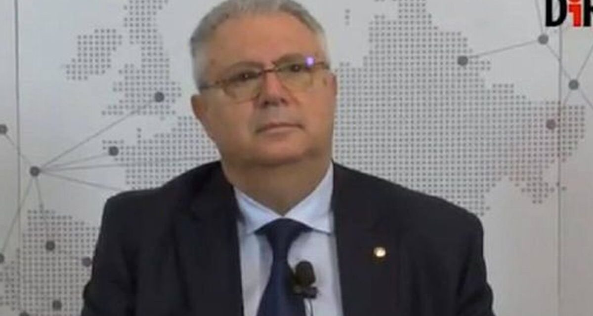 I medici: “Il Covid non è finito, bisogna fare controlli alle frontiere e tamponi a chi arriva”