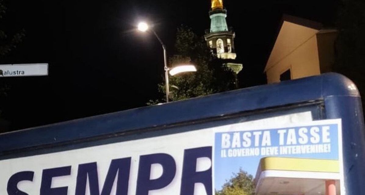 Blitz a Tortona di CasaPound per denunciare la crisi in cui versa la categoria dei benzinai e stigmatizzare l’inerzia del Governo