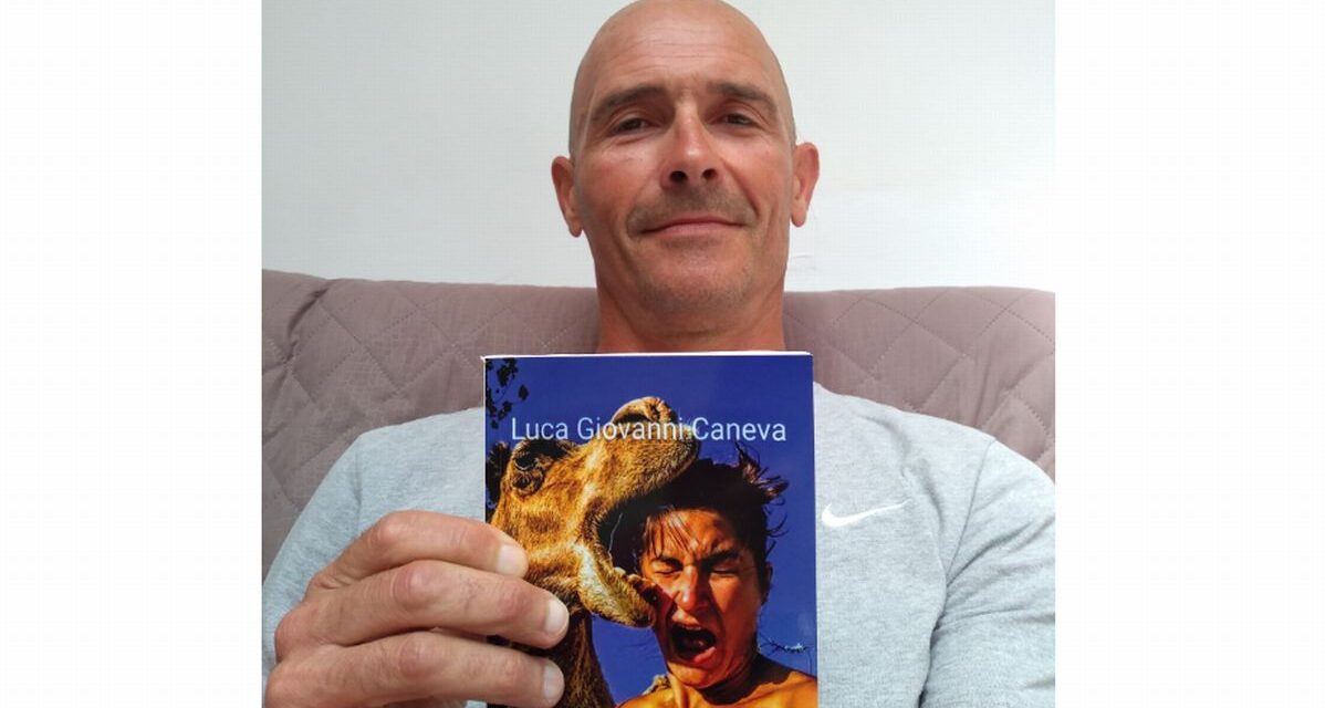 Il Vigile del fuoco di Novi Ligure e Sanremo Luca Caneva ha scritto il libro “Storie curiose da un mondo in cortocircuito”